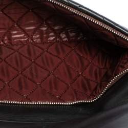 مملوكة مسبقًا Chanel Black Quilted Leather Fold Over Clutch