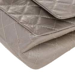 مملوكة مسبقًا Chanel Light Grey Quilted Leather Reissue 2.55 Classic 226 Flap Bag
