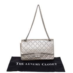 مملوكة مسبقًا Chanel Light Grey Quilted Leather Reissue 2.55 Classic 226 Flap Bag