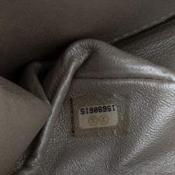 مملوكة مسبقًا Chanel Light Grey Quilted Leather Reissue 2.55 Classic 226 Flap Bag