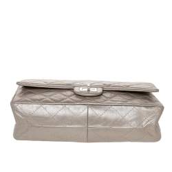 مملوكة مسبقًا Chanel Light Grey Quilted Leather Reissue 2.55 Classic 226 Flap Bag
