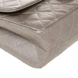 مملوكة مسبقًا Chanel Light Grey Quilted Leather Reissue 2.55 Classic 226 Flap Bag