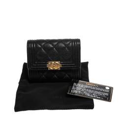 Pre Owned Chanel Black Quilted Caviar Leather Small Boy Wallet