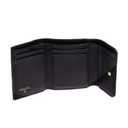 Pre Owned Chanel Black Quilted Caviar Leather Small Boy Wallet