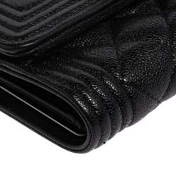 Pre Owned Chanel Black Quilted Caviar Leather Small Boy Wallet