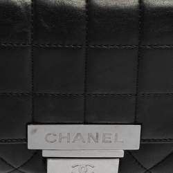 Pre Owned حقيبة شانيل أكورديون جلد أزرق داكن ذات قفل كبس وقلاب