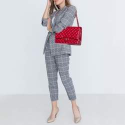 Pre Owned حقيبة يد شانيل ماكسي كلاسيك جلد كافيار مبطن أحمر بقلاب مزدوج 