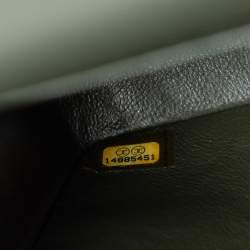 مملوكة مسبقًا حقيبة شانيل ماكسي كلاسيك جلد كافيار أسود مبطن بقلاب مزدوج