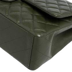 مملوكة مسبقًا حقيبة شانيل ماكسي كلاسيك جلد كافيار أسود مبطن بقلاب مزدوج