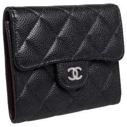 مملوكة مسبقًا محفظة شانيل كلاسيك جلد كافيار أسود مبطن ثلاثية الطي بقلاب
