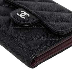 مملوكة مسبقًا محفظة شانيل كلاسيك جلد كافيار أسود مبطن ثلاثية الطي بقلاب
