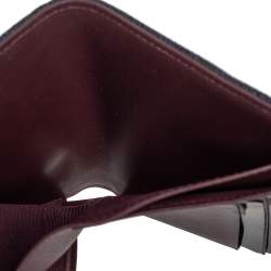 مملوكة مسبقًا محفظة شانيل كلاسيك جلد كافيار أسود مبطن ثلاثية الطي بقلاب