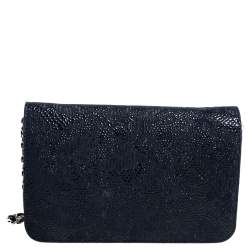 مملوكة مسبقًا Chanel Navy Blue/Black Lace Overlay Suede Classic Wallet on Chain