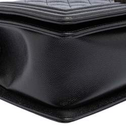 Pre Owned Chanel Black Quilted Caviar Leather Medium Boy Flap Bag