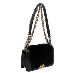 Pre Owned حقيبة كتف شانيل بوي جلد وفرو أرنب سوداء بقلاب متوسطة 