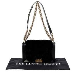 Pre Owned حقيبة كتف شانيل بوي جلد وفرو أرنب سوداء بقلاب متوسطة 