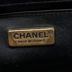 Pre Owned حقيبة كتف شانيل بوي جلد وفرو أرنب سوداء بقلاب متوسطة 