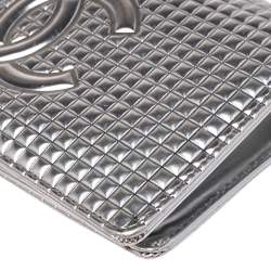 Pre Owned محفظة شانيل طويلة طية مزدوجة سي سي جلد شوكليت بار مايكرو فضي ميتالك