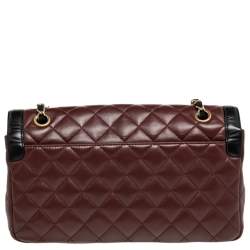 مملوكة مسبقًا حقيبة شانيل داي جلد مبطن لونين عنابي/أسود ذات قلاب