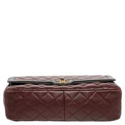 مملوكة مسبقًا حقيبة شانيل داي جلد مبطن لونين عنابي/أسود ذات قلاب