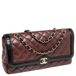 مملوكة مسبقًا حقيبة شانيل داي جلد مبطن لونين عنابي/أسود ذات قلاب