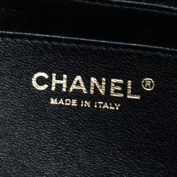 مملوكة مسبقًا حقيبة شانيل داي جلد مبطن لونين عنابي/أسود ذات قلاب