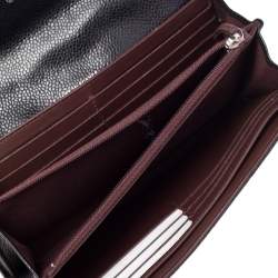 مملوكة مسبقًا Chanel Black Quilted Caviar Leather Classic Flap Wallet