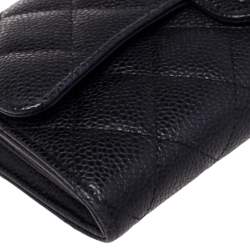 مملوكة مسبقًا Chanel Black Quilted Caviar Leather Classic Flap Wallet