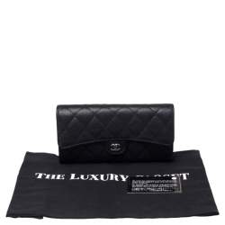 مملوكة مسبقًا Chanel Black Quilted Caviar Leather Classic Flap Wallet