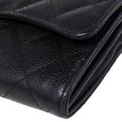 مملوكة مسبقًا Chanel Black Quilted Caviar Leather Classic Flap Wallet