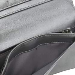 Pre Owned محفظة شانيل Lين جلد نقشة كاميليا رصاصية 