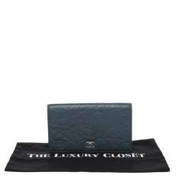 Pre Owned محفظة شانيل Lين جلد نقشة كاميليا رصاصية 