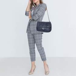 مملوكة مسبقًا حقيبة شانيل جلد لامع نقشة دلاية  د الحظ+