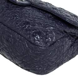 مملوكة مسبقًا حقيبة شانيل جلد لامع نقشة دلاية  د الحظ+