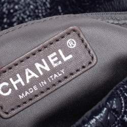 مملوكة مسبقًا حقيبة شانيل جلد لامع نقشة دلاية  د الحظ+