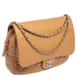 مملوكة مسبقًا Chanel Beige Quilted Leather And Leather Jumbo Easy Flap Bag