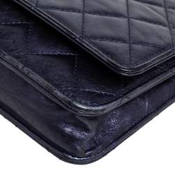 مملوكة مسبقًا محفظة بسلسلة شانيل ريإيشو 2.55 جلد مبطن أزرق ميتالك