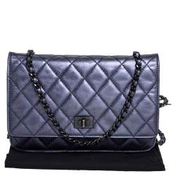مملوكة مسبقًا محفظة بسلسلة شانيل ريإيشو 2.55 جلد مبطن أزرق ميتالك