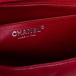 Pre Owned حقيبة شانيل جامبو كلاسيك جلد كافيار مبطن بيج بقلاب مزدوج 