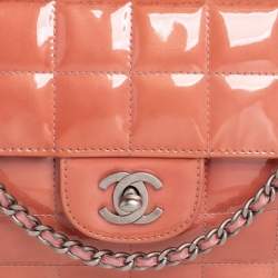 مملوكة مسبقًا Chanel Brown Chocolate Bar Quilted Patent Leather East West Flap Bag