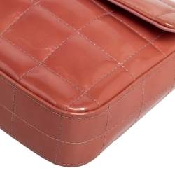 مملوكة مسبقًا Chanel Brown Chocolate Bar Quilted Patent Leather East West Flap Bag