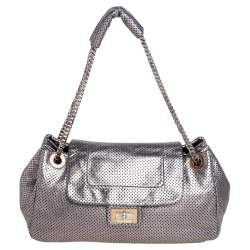 Pre Owned حقيبة شانيل أكورديون دريل جلد رصاصي ميتاليك مثقب كبيرة بقلاب كلاسيكي 