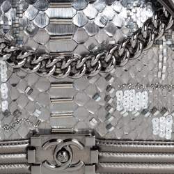 Pre Owned حقيبة شانيل بوي جلد ثعبان وجلد ميتاليك مزخرفة بقلاب متوسطة 