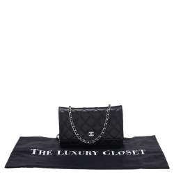 مملوكة مسبقًا Chanel Black Quilted Caviar Leather Wallet On Chain