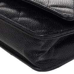 مملوكة مسبقًا Chanel Black Quilted Caviar Leather Wallet On Chain