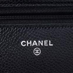 مملوكة مسبقًا Chanel Black Quilted Caviar Leather Wallet On Chain