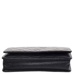 مملوكة مسبقًا Chanel Black Quilted Caviar Leather Wallet On Chain