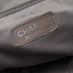 Pre Owned حقيبة يد توتس شانيل دريل جلد مثقب فضي كبيرة