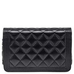 Pre Owned Chanel Black Quilted Caviar Leather Boy Wallet On Chain