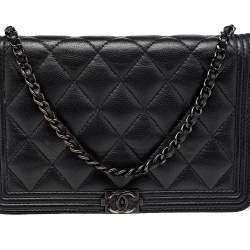 Pre Owned Chanel Black Quilted Caviar Leather Boy Wallet On Chain